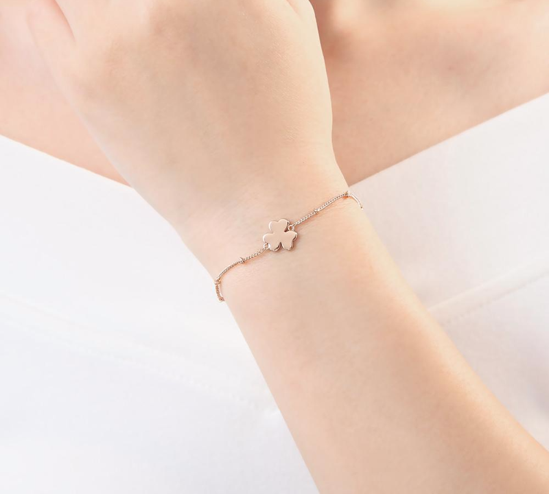 Clover Charming Bracelet