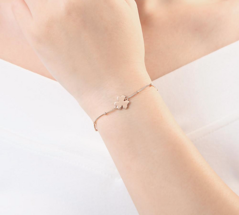 Clover Charming Bracelet