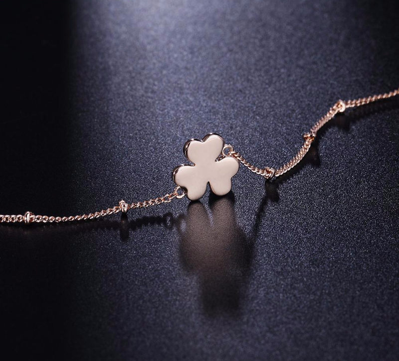 Clover Charming Bracelet
